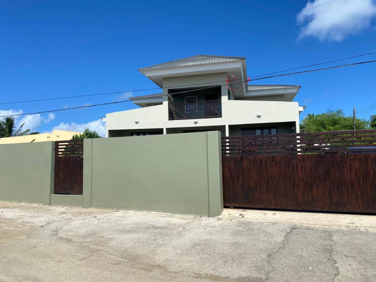 Cataleya Apartments Near Airport Willemstad Exterior photo